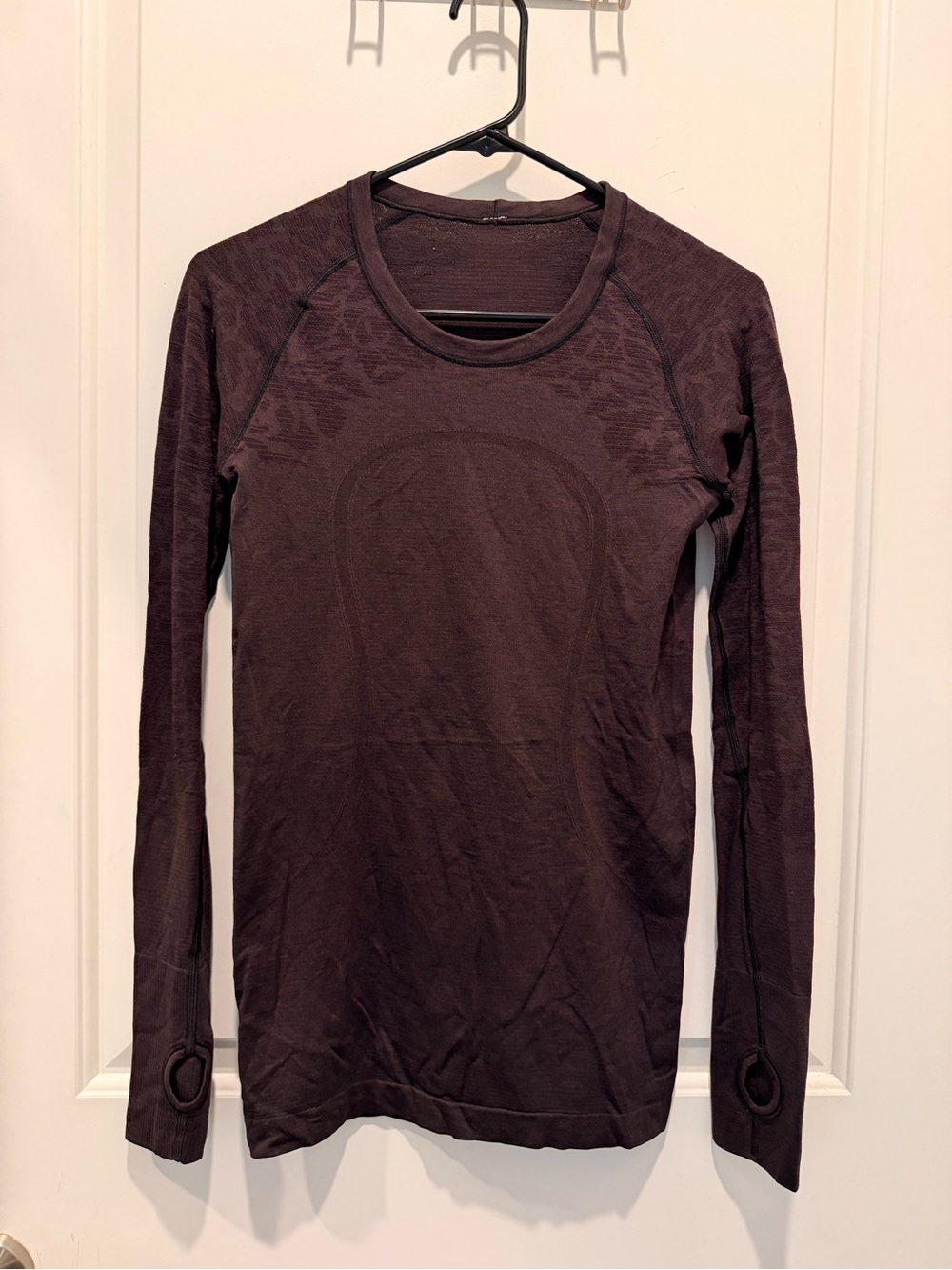 Lululemon Swiftly Tech Long Sleeve Shirt Plum Purple
Thumbholes Size 6